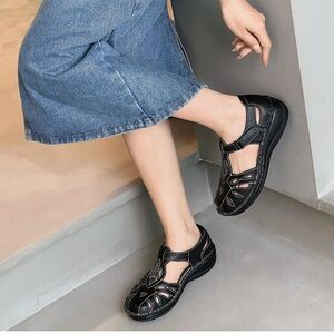 Propet Women's Size 7 Mary Jane Leather Sandals ~ Black With Gold Stitches